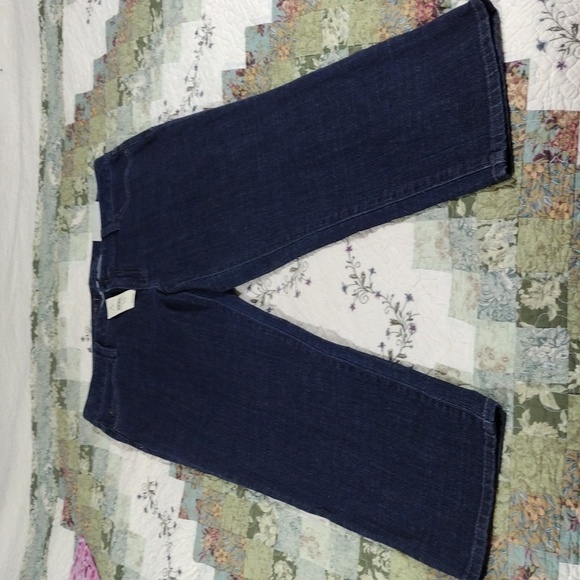 Loft Capri Low-rise Dark Wash Denim‎ - Picture 3 of 11